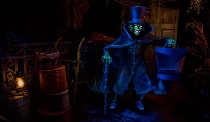 New at Disney World 2023 - hatbox ghost at Haunted Mansion