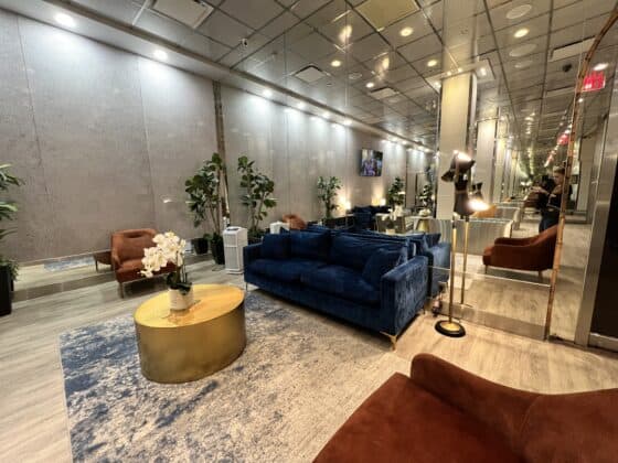 OYO Times Square hotel review- seating area in lobby