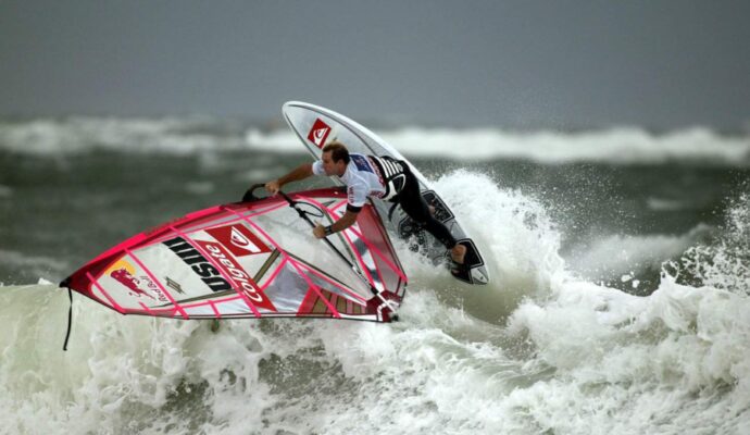 Tips for Choosing Your First Windsurf Board - robby naish world cup