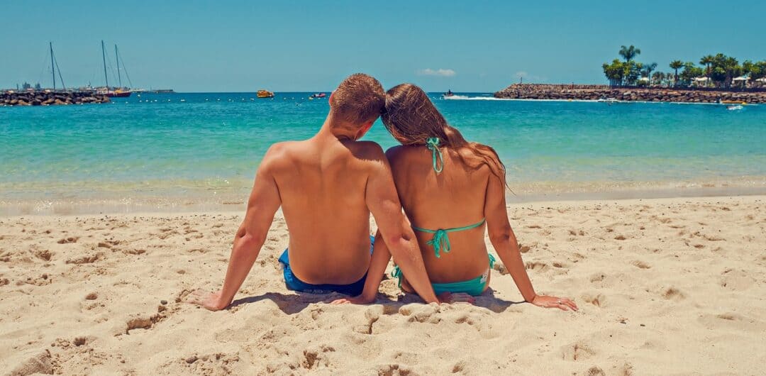 Why Are Couples’ Getaways Important for Relationships? on the beach

6 Steps To Organize A Surprise Romantic Break
