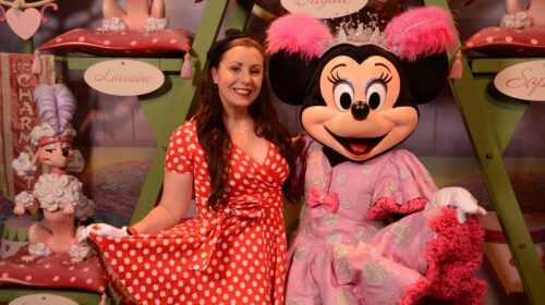 Disney Dress Code Violation - disney bounding like Minnie Mouse