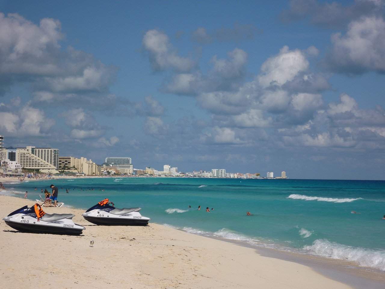Important Jet Ski Items You Need While Riding - cancun beach