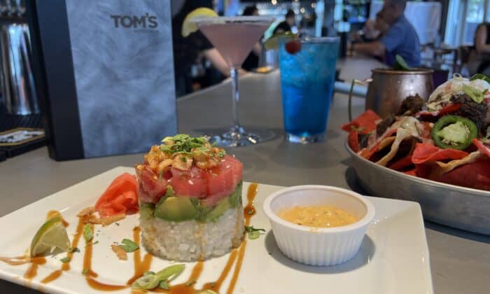 tom's watch bar pittsburgh - ahi tuna tower