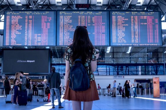 How to Prepare for an Early Morning Flight- arrive early at airport
