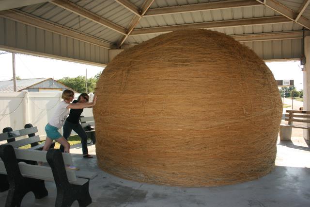 Most Visited Roadside Attractions - world's largest ball of twine