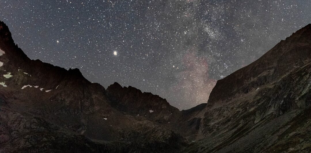 Easy Ways to Log Off and Reconnect with Nature 4 reconnect with nature - astrotourism - night sky