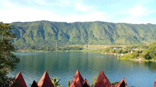 silent travel - toba lake