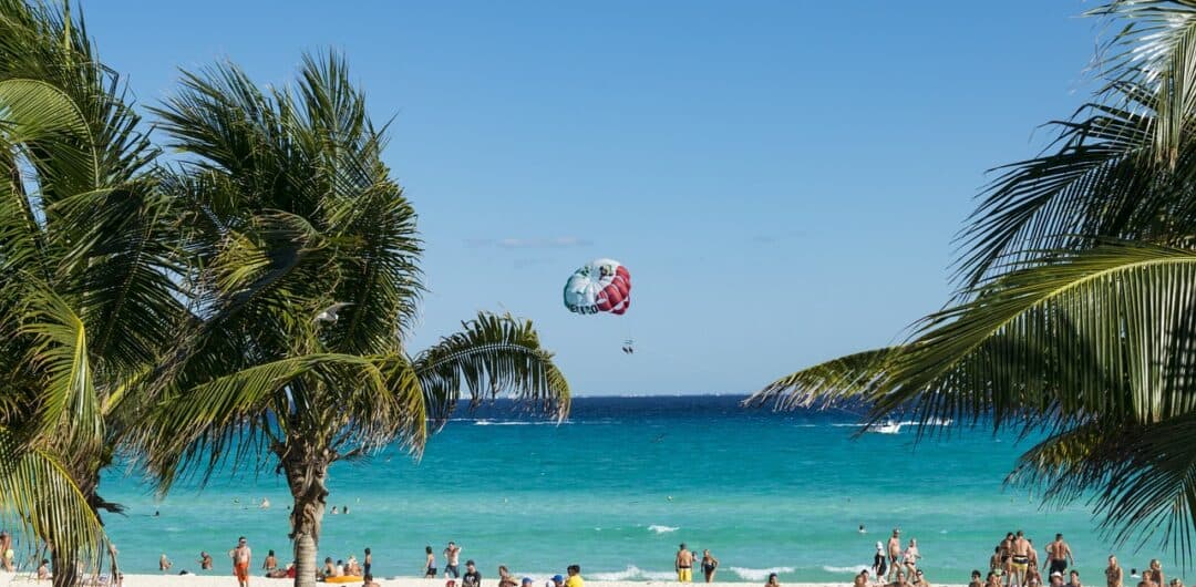 Avoid These Common Spring Break Mistakes - parasailing