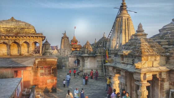 Traveling to Historical Sites - rohidas mandhir india temple