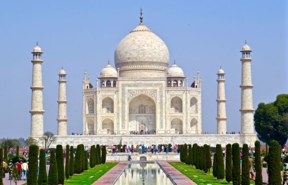 Traveling to Historical Sites - taj mahal