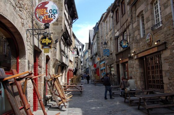 The Benefits of RV Travel- france alley