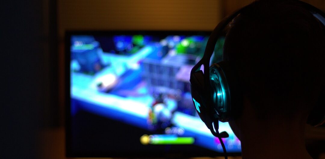 How Gaming Can Help You in the Workplace: 8 Ways 1 How Gaming Can Help You in the Workplace - gaming