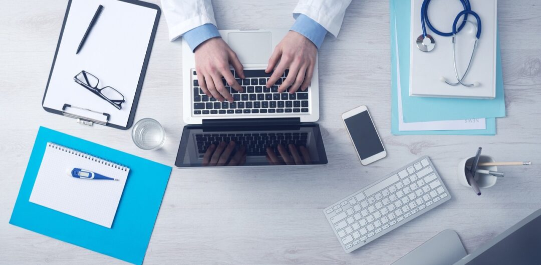 3 Easy Tips to Make Your Vacation Less Stressful & More Enjoyable 3 Tips to Make Your Vacation Less Stressful & More Enjoyable - doctor on computer