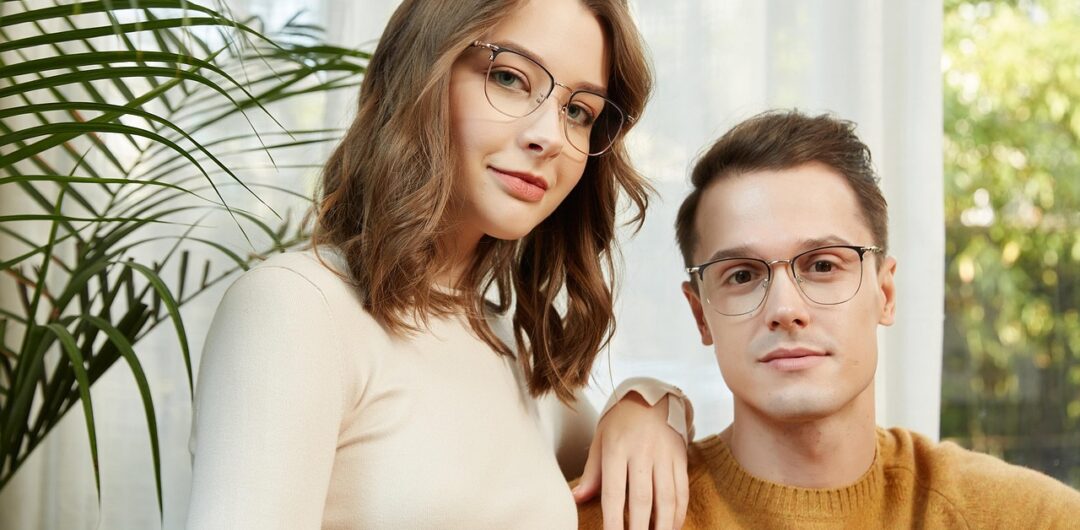 4 Top Tips to Choose New Glasses 2 Top Tips to Choose New Glasses - couple with glasses