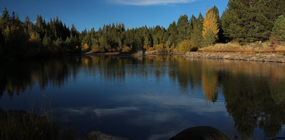 The 10 Top US Lakes That Belong on Every Traveler’s Bucket List 2 Top US Lakes - lake tahoe reflective water