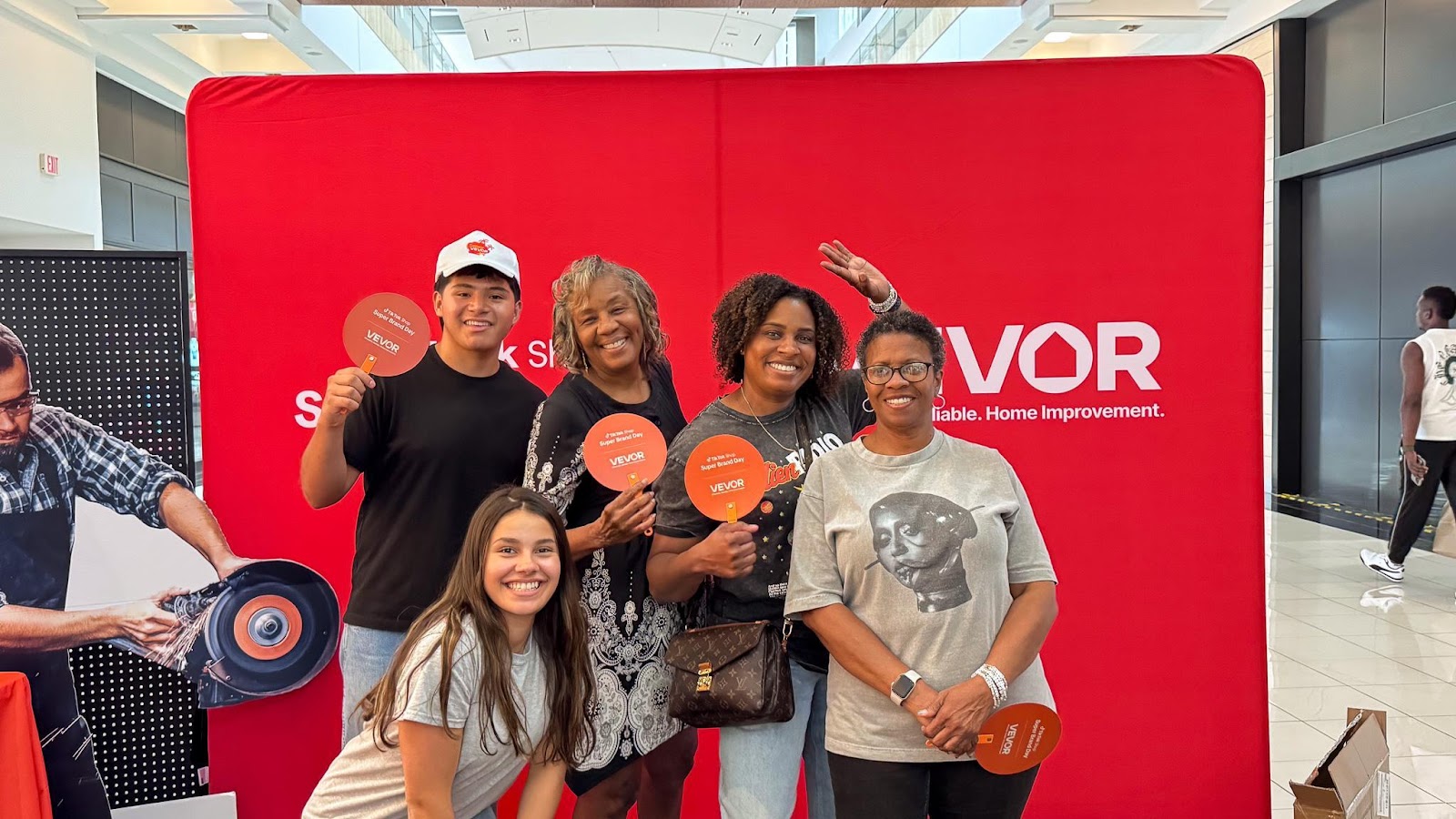 VEVOR Brought Tools, TikTok Shop, and a Whole Lot of Energy to Its Houston Pop-Up Event 3 AD 4nXdiUXPDeQddLp6W hNWdaugFUqVrY1ZBvuB8jlN7ZWuHfAFuboH70Mm55R4vREiQdOXDAKWRFRsSfl21Cw3NOD80JuOeIj5Vh5YRbnoSfMU6ZSLdyubn3MXVpAZLMbBlSn3LeYjaA