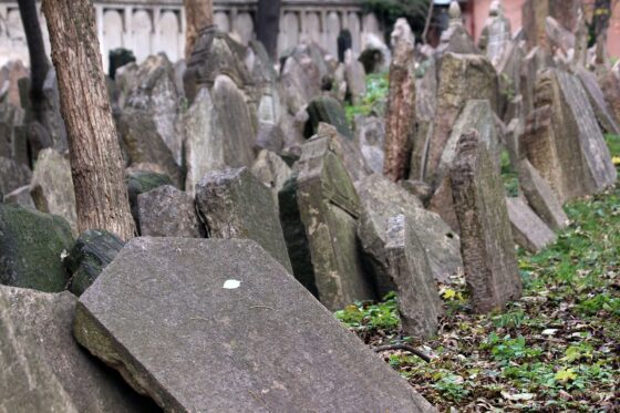 Best Cities for Horror Movie Fans to Visit - prague cemetery