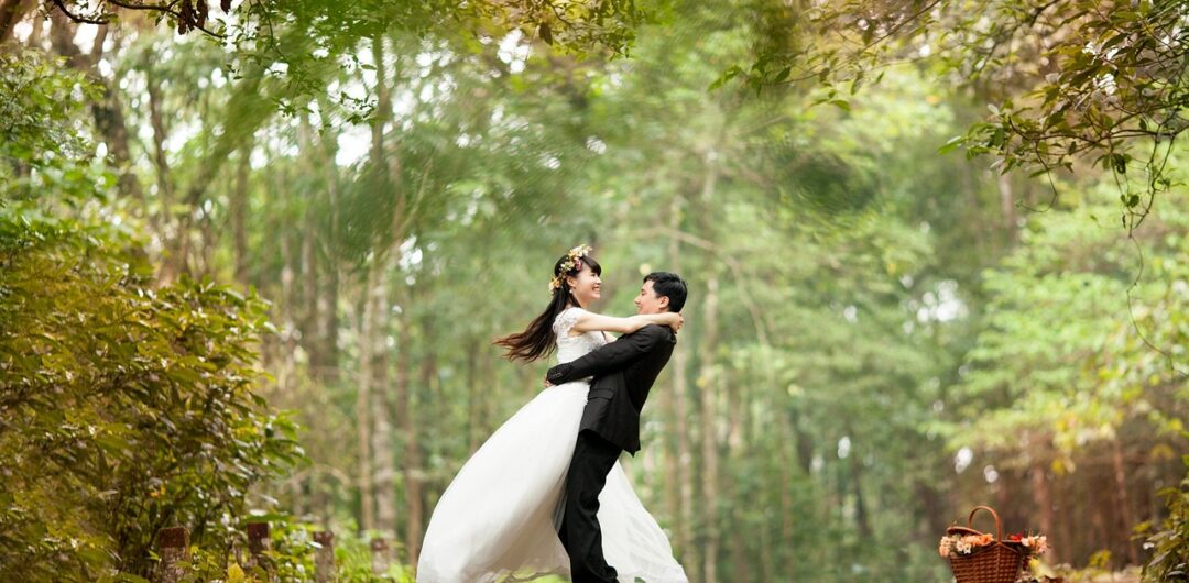 The Best Bridal Hair and Makeup Teams for Outdoor Weddings - Happy Wedding Couple in Woods

4 Smart Tips to Plan a Destination Wedding (& Make it Amazing)