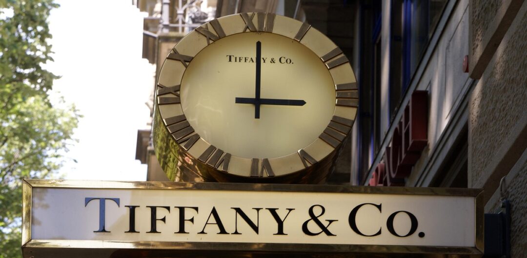 8 Jewelry Stores Worth Visiting in 2025 3 8 Jewelry Stores Worth Visiting in 2025 - Tiffany Store Sign