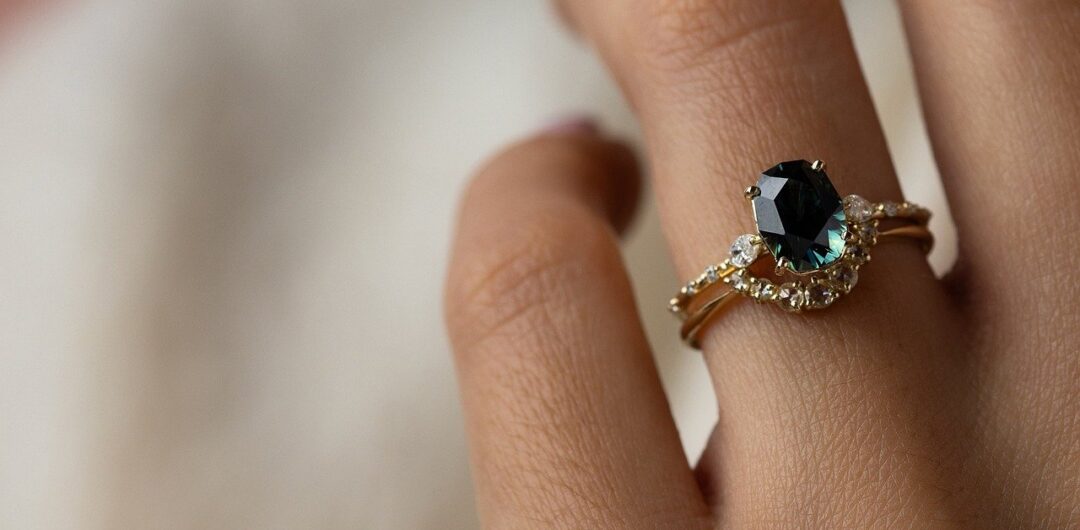8 Jewelry Stores Worth Visiting in 2025 2 Brilliant Earth vs. GOODSTONE 7 Surprises You'll Only Notice Up Close - Close Up on Ring