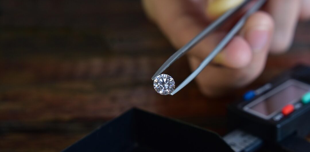8 Jewelry Stores Worth Visiting in 2025 6 Brilliant Earth vs. GOODSTONE 7 Surprises You'll Only Notice Up Close - Diamond
