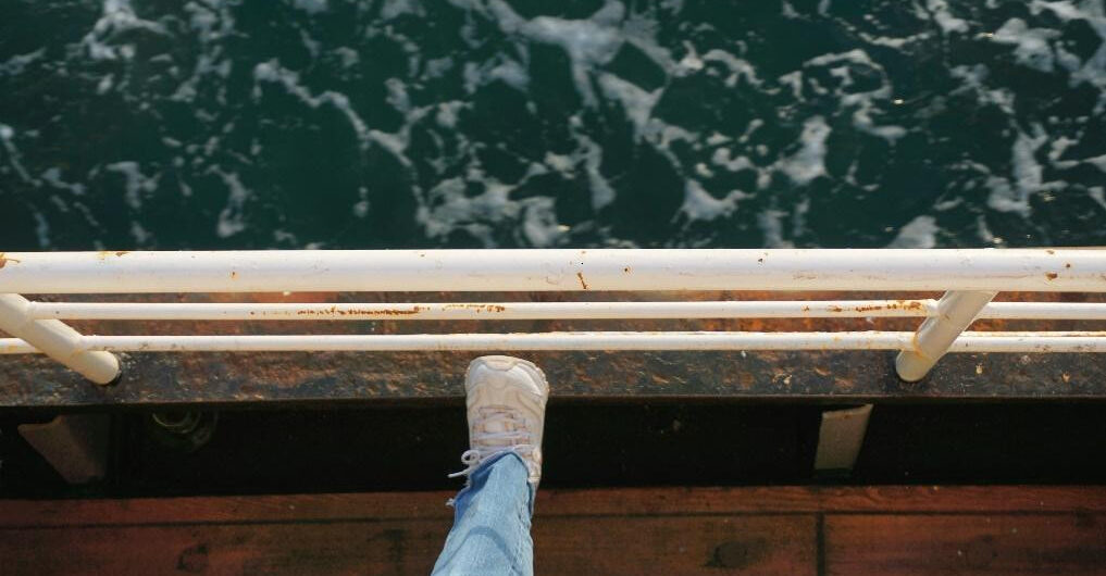 Minimalist Living: How Cutting Excess Brings Peace of Mind 1 image