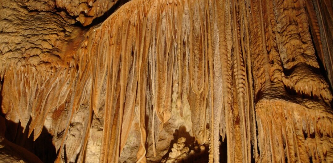 7 Alternative Attractions In Alabama - Stalactites
