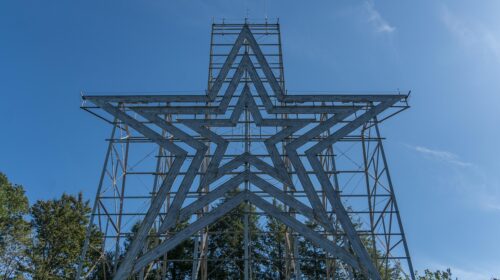 vintage things to do in roanoke - giant star