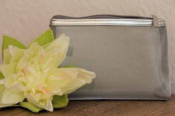 First Date Makeup Dos and Don'ts to Remember - Makeup Bag