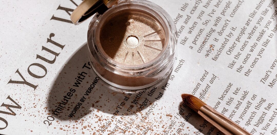 First Date Makeup Dos and Don'ts to Remember 7 First Date Makeup Dos and Don'ts to Remember - Makeup Powder