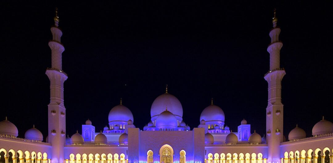 Why Abu Dhabi Should Be Your Next Big Adventure 6 Why Abu Dhabi Should Be Your Next Big Adventure - Mosque at Night