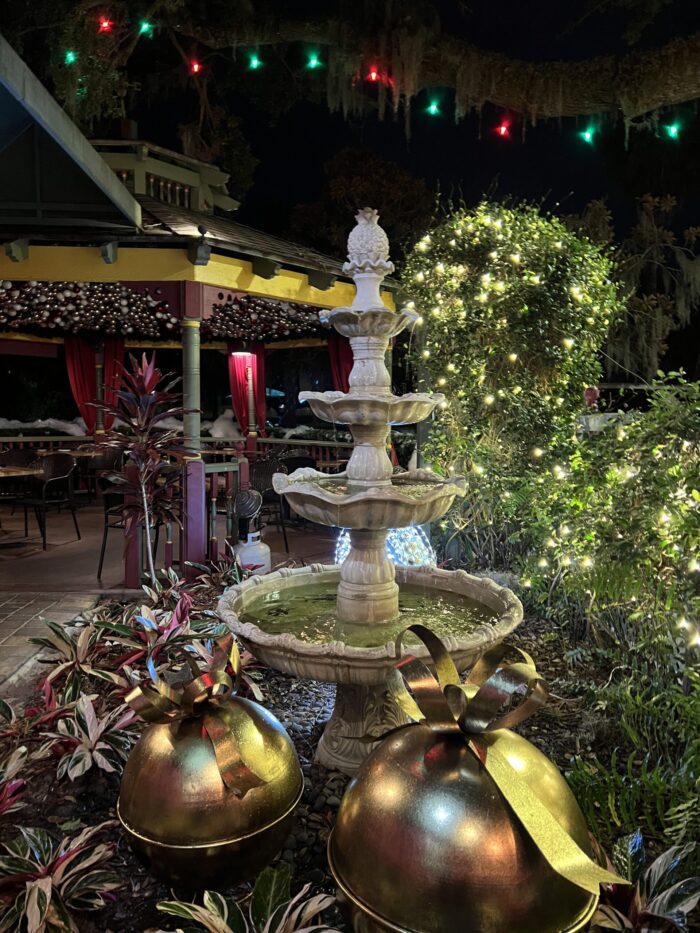 rose villa restaurant ormond beach - back patio fountain