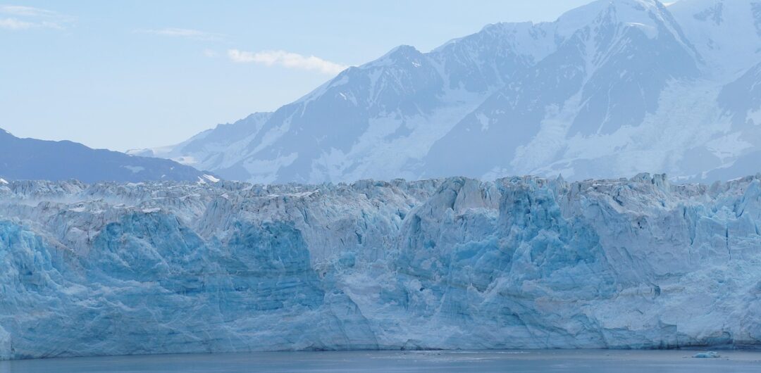 9 Reasons Alaska Should Be At The Top Of Your Travel Wish List - Hubbard Glacier