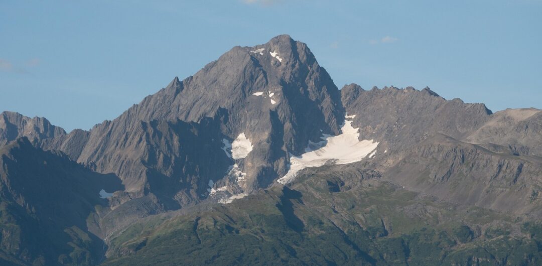 9 Reasons Alaska Should Be At The Top Of Your Travel Wish List - Summer Mountain