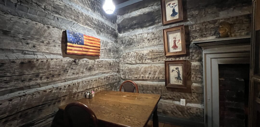 Log house 1776 Restaurant interior